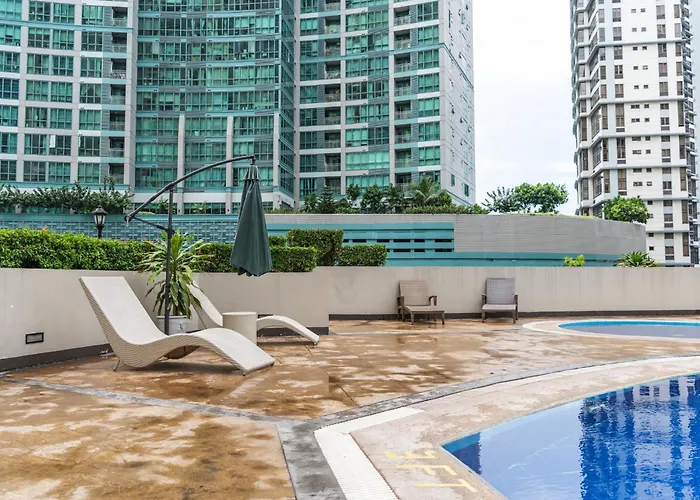 Elegant And Modern 2 Bedroom Home Golf Skyline View